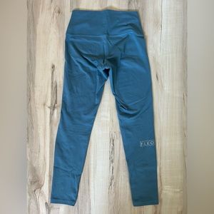 Fleo El Toro Leggings 25” Size Small